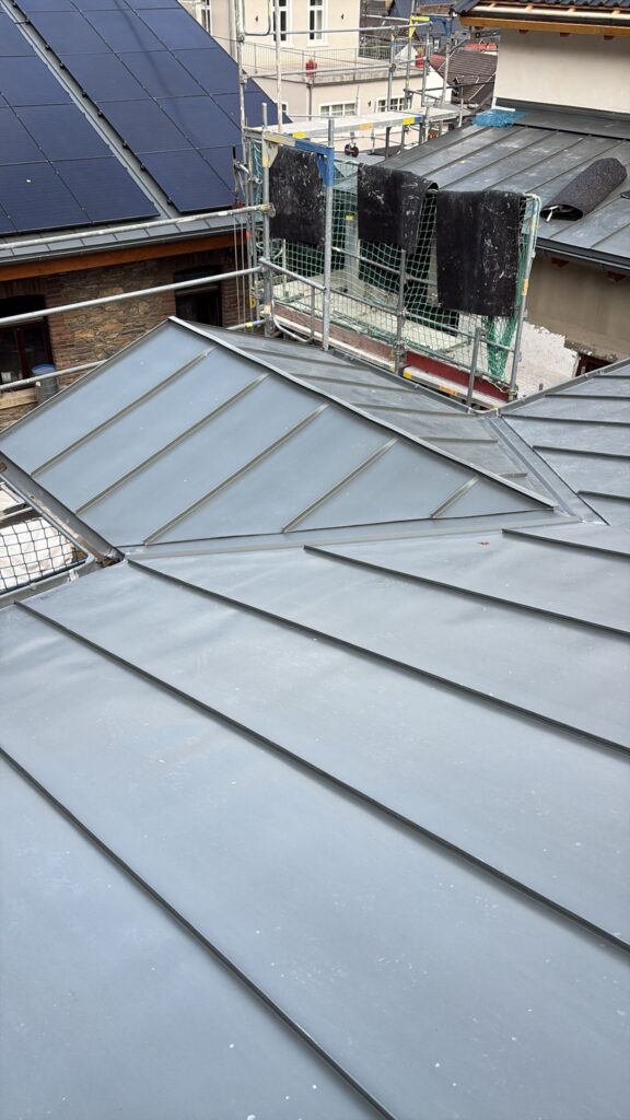 WhatsApp Image 2025-11-05 at 21.44.21 (1)